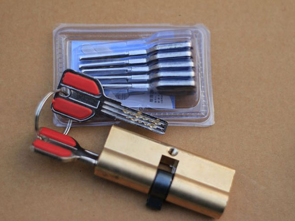 新乐24小时上门开锁公司